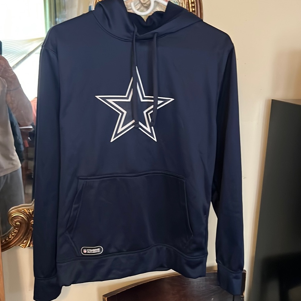 This sweater is a must-have for all football enthusiasts!